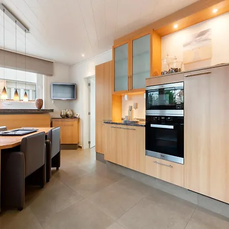Beachfront With Sauna, Cleaning Included Сasa de vacaciones De Panne