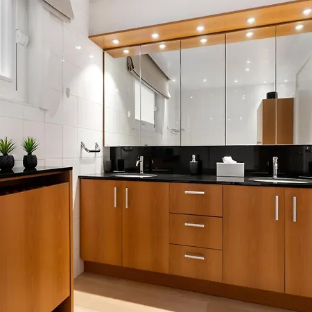 Holiday home Elegant In With Sauna, Cleaning Included