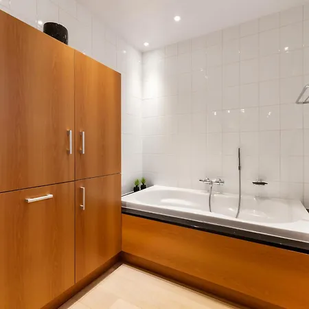 Elegant In With Sauna, Cleaning Included